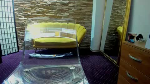 Aisha online show from November 19, 2025, 5:18 am