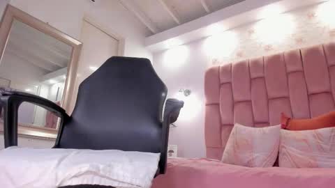 aisha online show from October 14, 2025, 8:31 pm