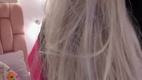 aisha online show from October 19, 2025, 12:17 pm