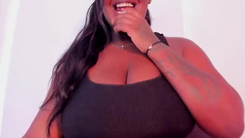 aishazaa online show from November 11, 2025, 3:23 pm