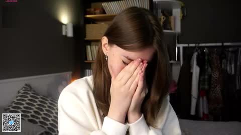 Snapshot of aislyfarran chatting on October 6, 2025, 1:03 am Aliza online show from October 6, 2025, 1:03 am