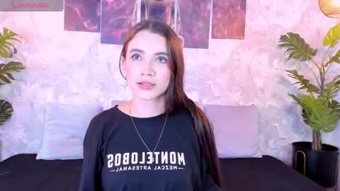 little aitana  online show from October 20, 2025, 7:36 pm