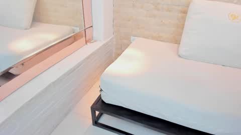  AITANA online show from February 24, 2026, 3:37 am