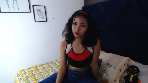 A K A N E  U W U online show from October 6, 2025, 5:54 pm