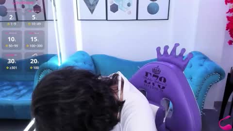 Azaka  online show from November 29, 2025, 2:53 pm