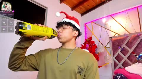 Snapshot of akazaboy chatting on December 24, 2024, 4:11 am akazaboy online show from December 24, 2024, 4:11 am