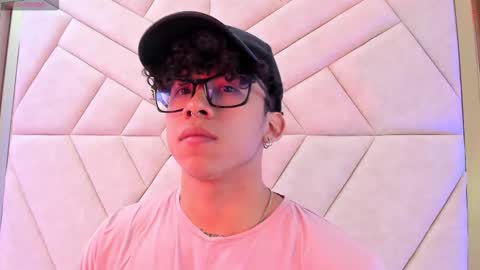 Snapshot of akazaboy chatting on November 17, 2025, 4:18 am akazaboy online show from November 17, 2025, 4:18 am