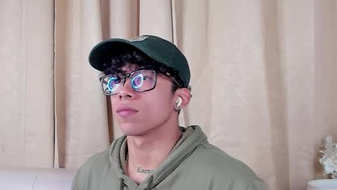 akazaboy online show from March 2, 2026, 4:25 am