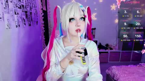 Snapshot of aki__ra chatting on February 7, 2025, 10:52 pm Aki online show from February 7, 2025, 10:52 pm