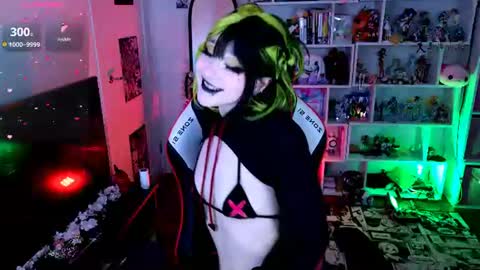 Aki online show from July 28, 2026, 7:39 pm