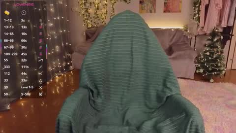 Aki online show from December 18, 2025, 6:36 pm