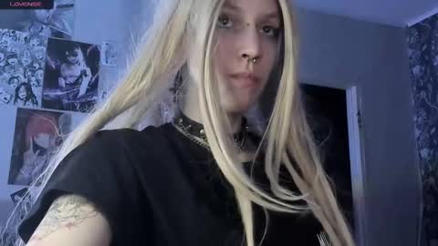 Snapshot of akira_ivyy chatting on September 13, 2025, 7:24 pm Akira online show from September 13, 2025, 7:24 pm