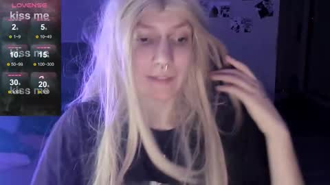 Snapshot of akira_ivyy chatting on September 21, 2025, 9:16 pm Akira online show from September 21, 2025, 9:16 pm