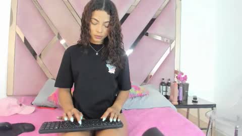 akiraht online show from November 5, 2025, 8:42 pm