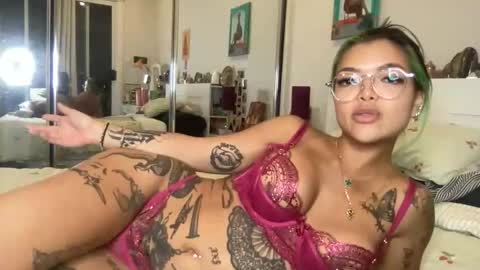 Akira Zay online show from February 2, 2026, 10:47 am