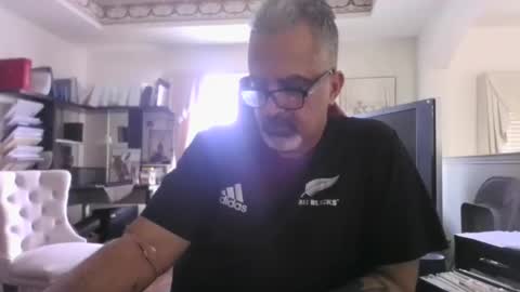 aladdin31673 online show from March 25, 2026, 5:19 pm