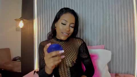Snapshot of alahia_betancur chatting on January 6, 2026, 1:37 pm Alahia online show from January 6, 2026, 1:37 pm