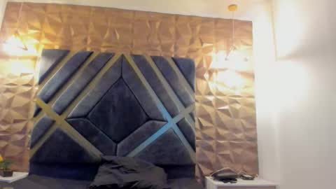 ALAHIA online show from October 18, 2025, 11:33 am