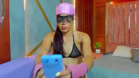 AlahiaEvanss online show from June 5, 2026, 3:24 am