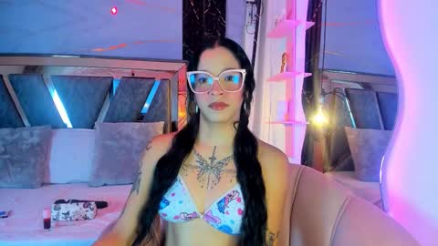 alahyapalmer_ online show from November 8, 2025, 9:53 am