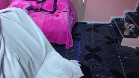 alaia_blue1 online show from May 19, 2026, 1:06 pm