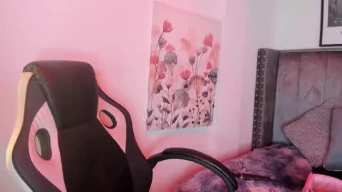 Snapshot of alaia_carter chatting on November 13, 2025, 3:38 am Alaia Carter online show from November 13, 2025, 3:38 am