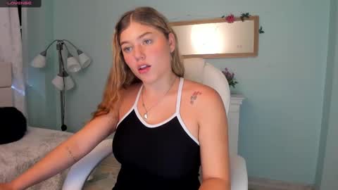 Snapshot of alaia_greyy chatting on December 12, 2024, 4:21 pm Alaia online show from December 12, 2024, 4:21 pm