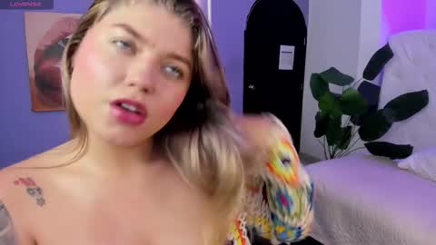 Alaia online show from November 26, 2025, 2:18 pm