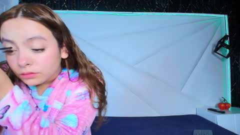 alaia_liam online show from December 24, 2024, 11:17 am