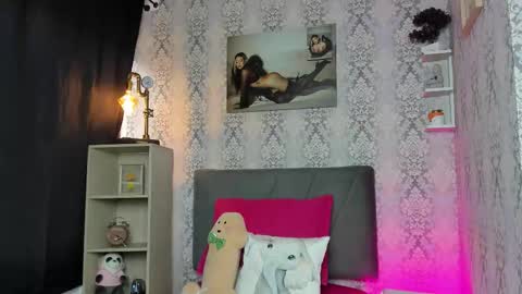 Alaia online show from October 12, 2025, 10:20 pm