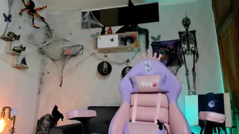 Alaia online show from November 3, 2025, 10:10 pm