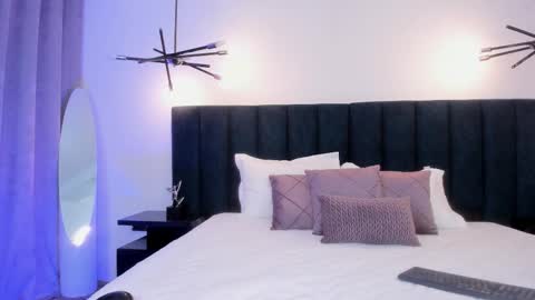 Alaia online show from February 9, 2026, 7:51 pm