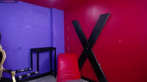 Alaiia    online show from November 27, 2025, 2:35 am