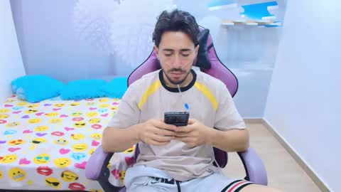 Snapshot of alan_allexander chatting on February 8, 2026, 12:25 am ALAN online show from February 8, 2026, 12:25 am