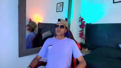 alan_colthon online show from April 21, 2026, 8:34 pm