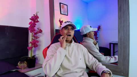 alan_colthon online show from May 6, 2026, 3:46 am