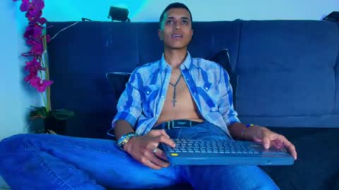 alan_colthon online show from May 16, 2026, 10:36 am