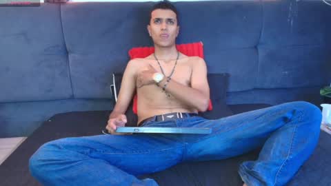 alan_colthon online show from May 24, 2026, 3:22 am
