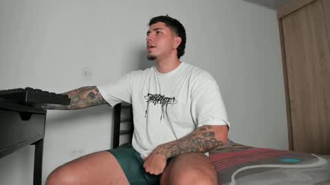 Snapshot of alan_muscle chatting on April 23, 2026, 6:14 am Alan online show from April 23, 2026, 6:14 am