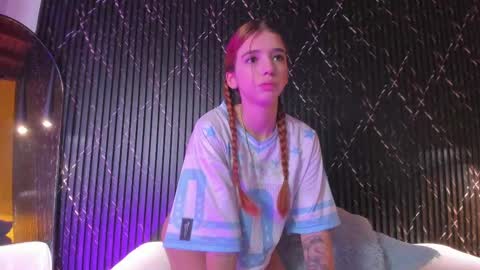 Snapshot of alana_333 chatting on September 15, 2025, 7:25 pm A L A N A online show from September 15, 2025, 7:25 pm