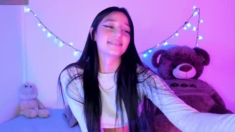 Snapshot of alana_77 chatting on February 1, 2025, 5:18 am Alana online show from February 1, 2025, 5:18 am