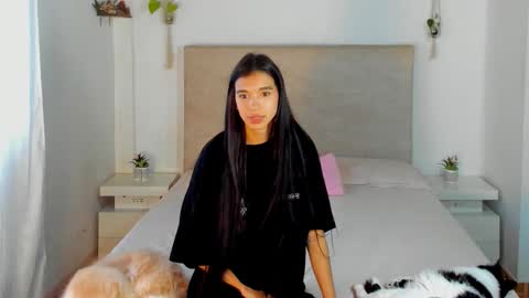Snapshot of alana__get chatting on February 4, 2026, 5:52 pm online show from February 4, 2026, 5:52 pm