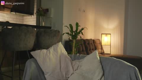 Alana Gasparini online show from January 9, 2026, 1:41 am