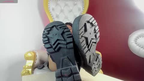 Alana Jonnes - SwItCh BDSM  SLAVE AND DOMINATRIX  online show from November 10, 2025, 1:32 pm