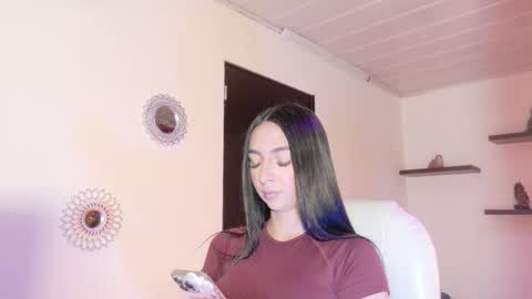 Maeve  online show from December 16, 2025, 11:37 am