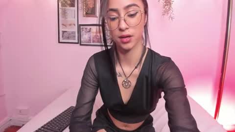 Snapshot of alana_martinez_ chatting on October 17, 2025, 1:35 pm Alana online show from October 17, 2025, 1:35 pm