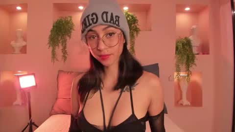Snapshot of alana_martinez_ chatting on November 21, 2025, 1:21 pm Alana online show from November 21, 2025, 1:21 pm