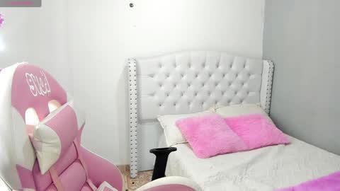 Snapshot of alana_ponse chatting on January 13, 2025, 1:34 am Alana. online show from January 13, 2025, 1:34 am