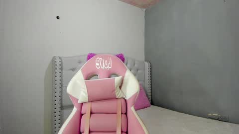 Snapshot of alana_ponse chatting on January 22, 2025, 4:13 am Alana. online show from January 22, 2025, 4:13 am