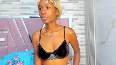 Alana online show from November 8, 2025, 6:40 pm